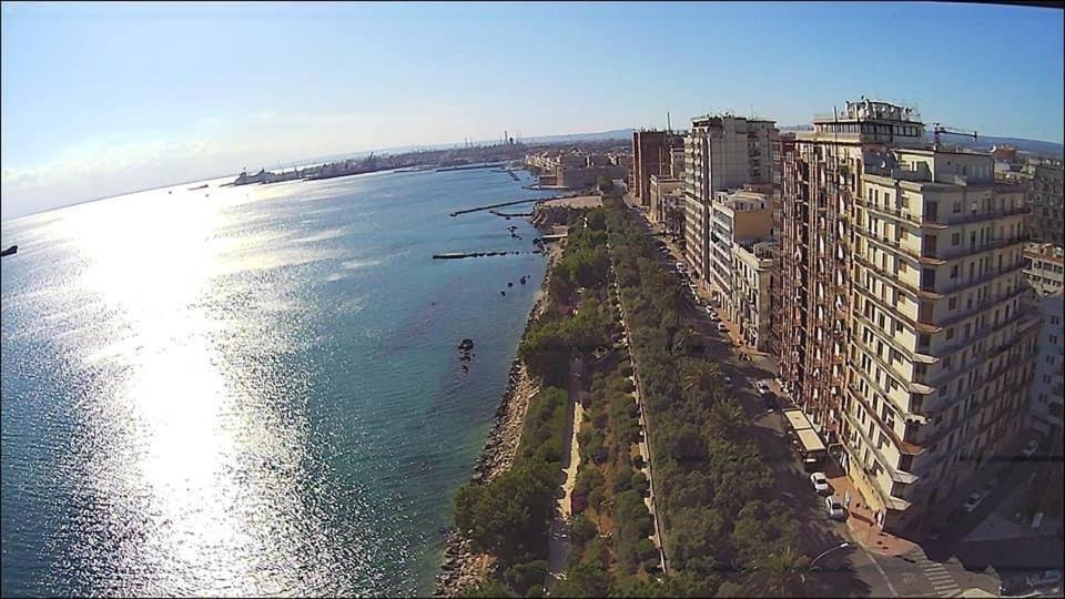 Suite al mare Tarento Exterior foto